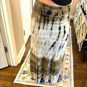 Elegant Tie-Dye Maxi Skirt